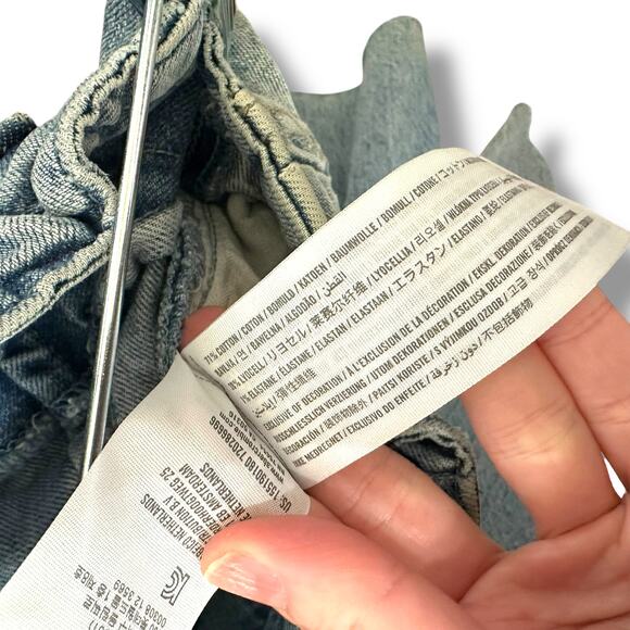 Abercrombie & Fitch Vintage Inspired Ultra High Rise Paperbag Raw Hem Mom Jeans - Picture 11 of 13